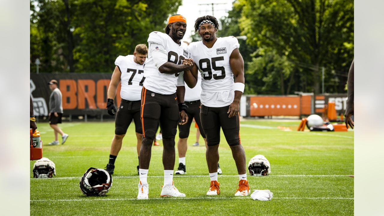 Browns-Eagles joint practice: Strong showing by the defense on Day 1 - The  Athletic