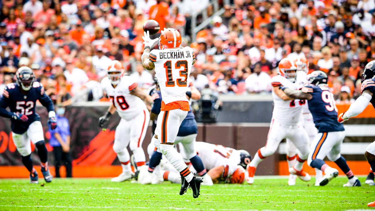 Myles Garrett sets Browns single-game sack record, defensive line dominates  in 26-6 win over Bears 