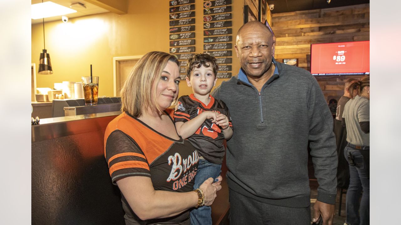 Hanford Dixon was a 'Dawg Pound' original with the Cleveland Browns -  Sports Collectors Digest