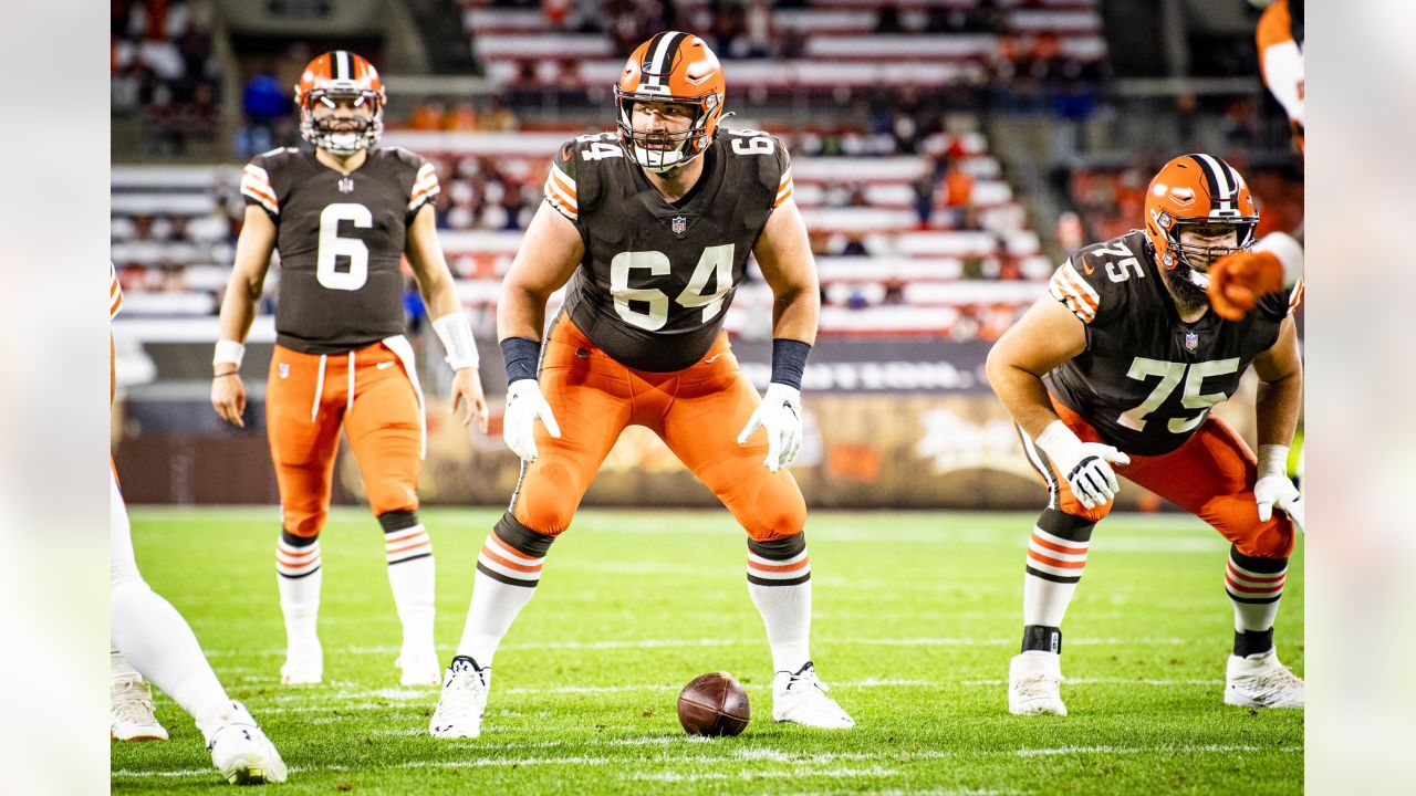 Reviewing the O-line: Browns had one of NFL's best and deepest groups