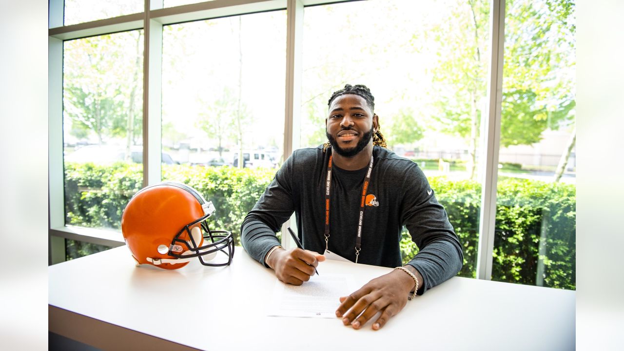 Cleveland Browns: What's up with Perrion Winfrey's contract? - Dawgs By  Nature