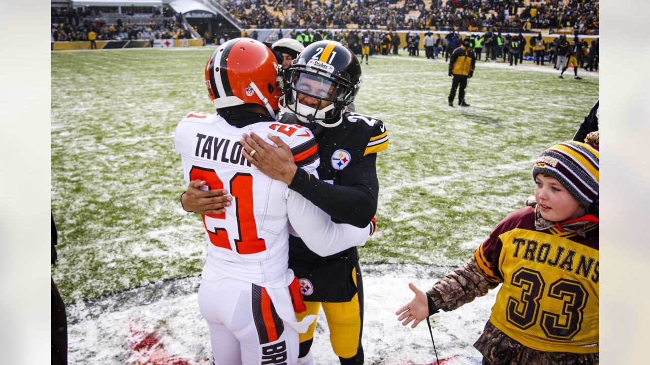 Cleveland Browns - Congrats, Joe Haden! One of the greatest CBs in our  franchise's history is signing a 1-day contract to officially announce his  retirement from football. Thank you for all you've