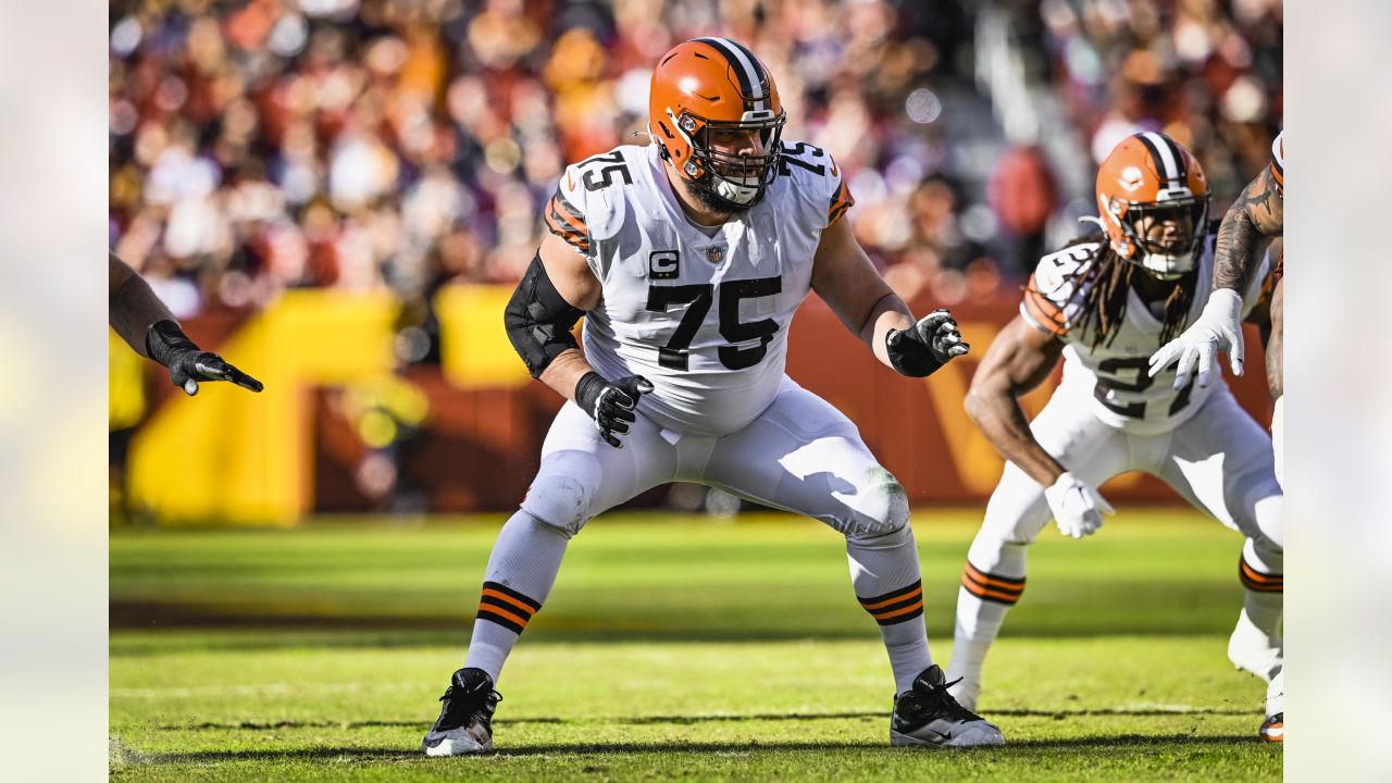 Photos: Week 17 - Browns at Commanders Game Action