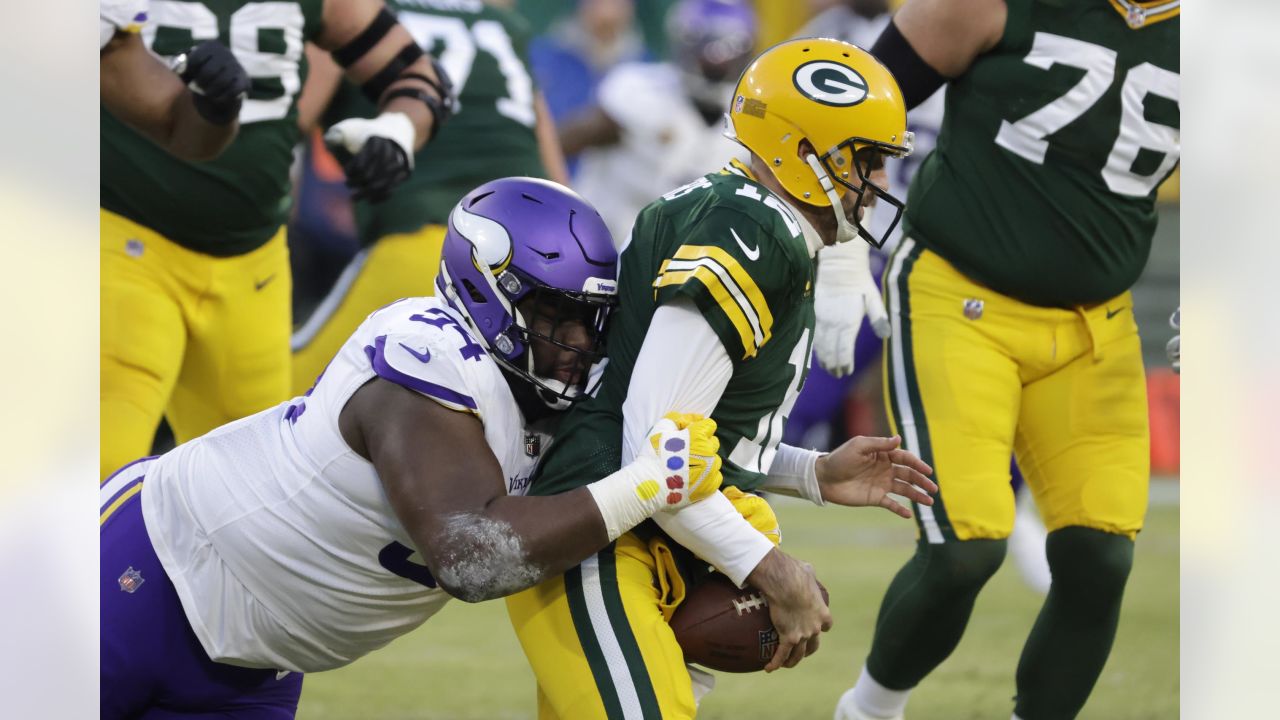 Vikings lose defensive tackle Dalvin Tomlinson to Browns in free