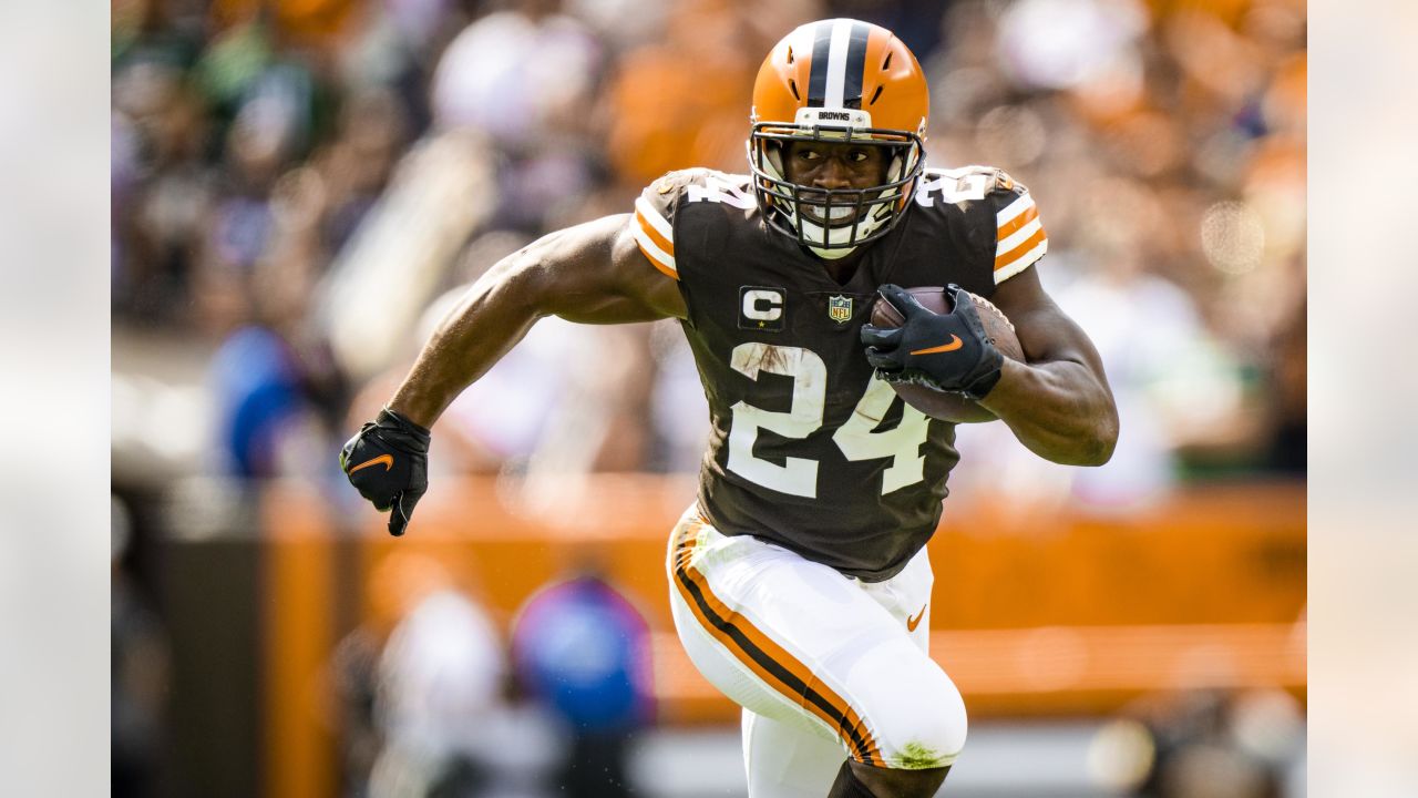 Cleveland Browns running back Nick Chubb takes part in drills during the  NFL football team's training camp, Thursday, July 28, 2022, in Berea, Ohio.  (AP Photo/Nick Cammett Stock Photo - Alamy