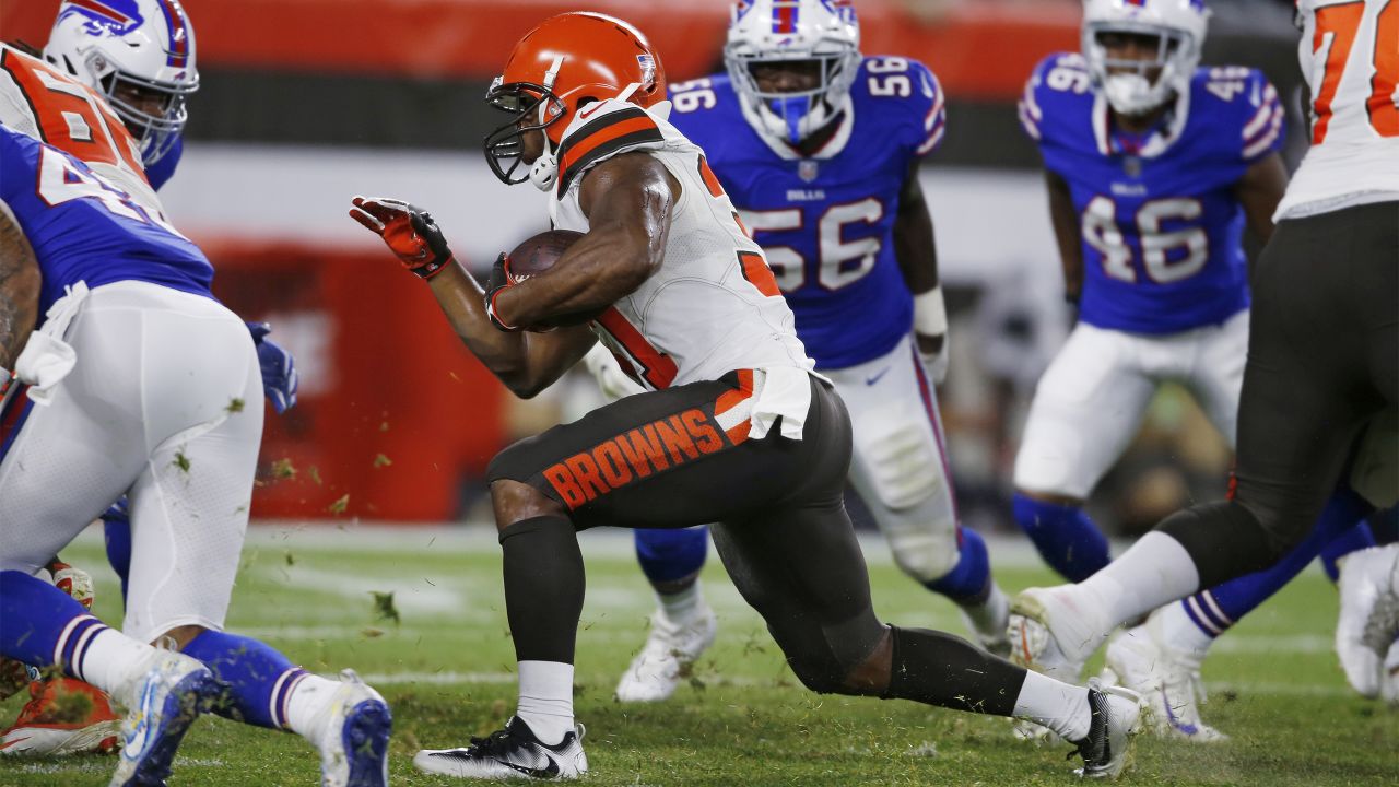 Cleveland Browns defense struggles with communication against Bills