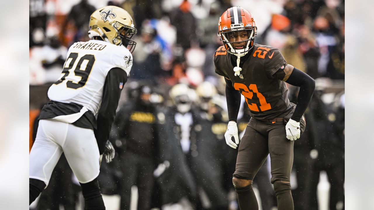 PHOTOS: New Orleans Saints at Cleveland Browns - NFL Week 16