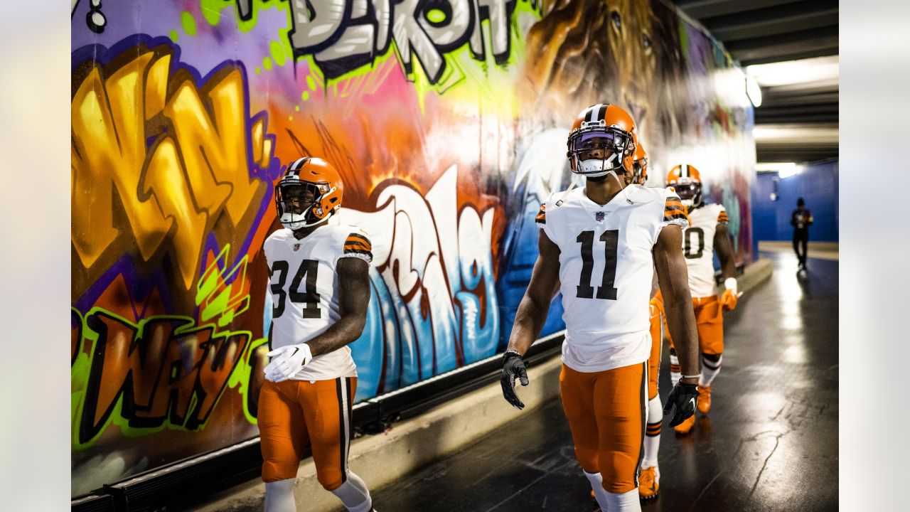 Detroit Lions wide receiver T.J. Jones watches against the Cleveland Browns  during an NFL football game in Detroit, Sunday, Nov. 12, 2017. (AP  Photo/Paul Sancya Stock Photo - Alamy