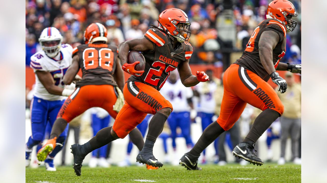 Cleveland Browns resigning RB Kareem Hunt, sources say