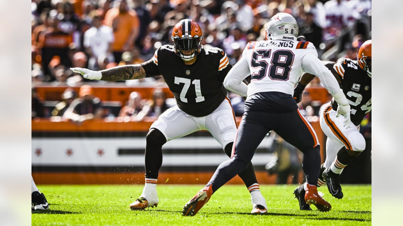 Photos: Week 6 - Patriots at Browns Game Action