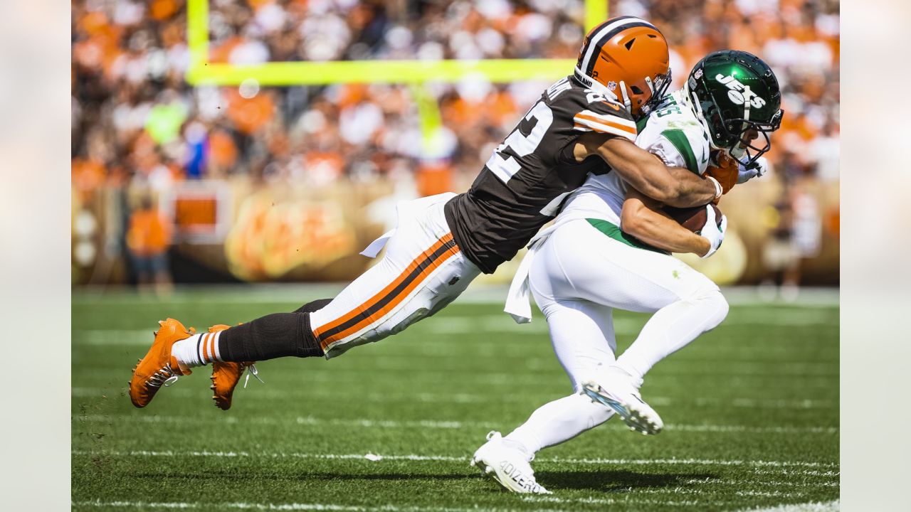 September 16, 2019, Cleveland Browns defensive end Myles Garrett (95) in  action during the NFL game between the Cleveland Browns and the New York  Jets at MetLife Stadium in East Rutherford, New