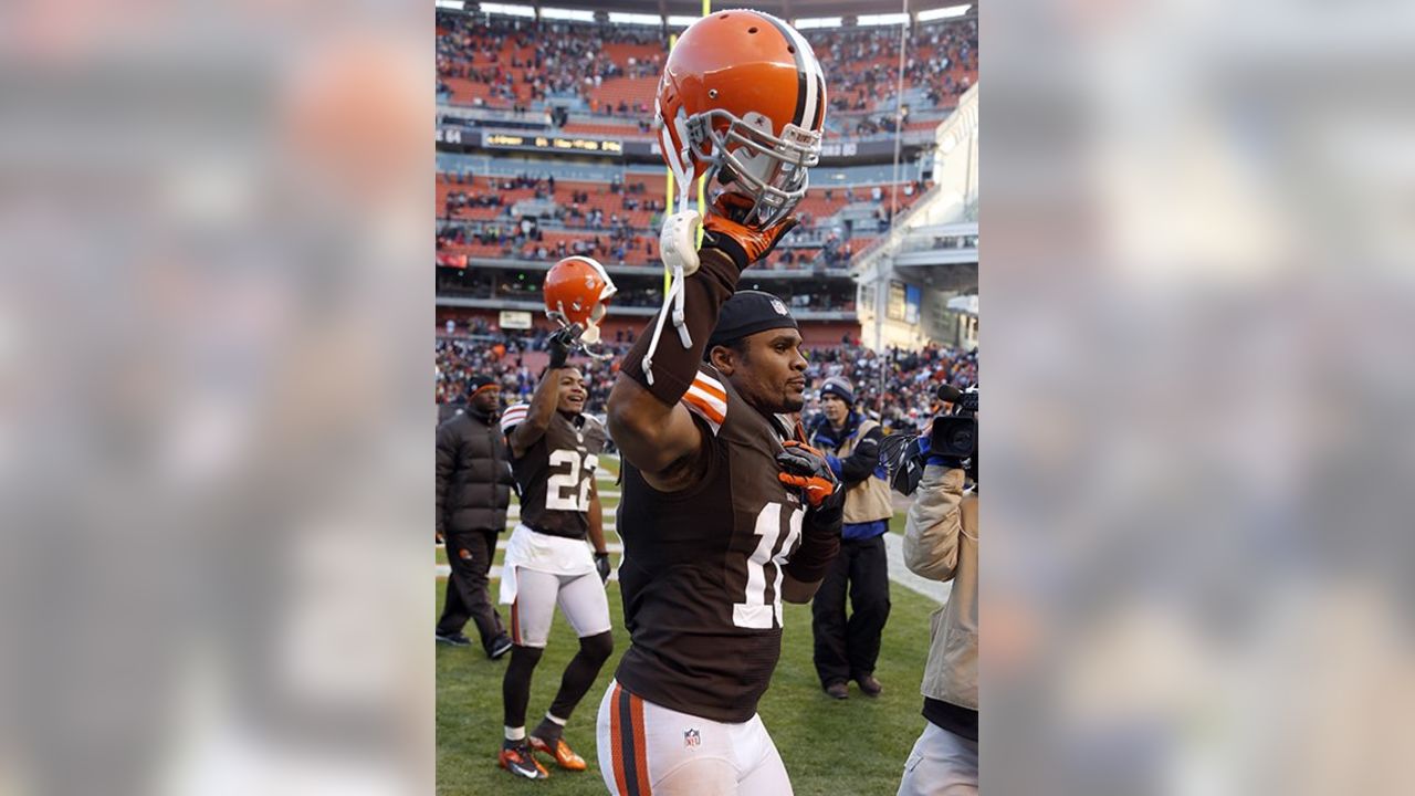 Watch: Josh Cribbs tells DeflateGate story in retirement video