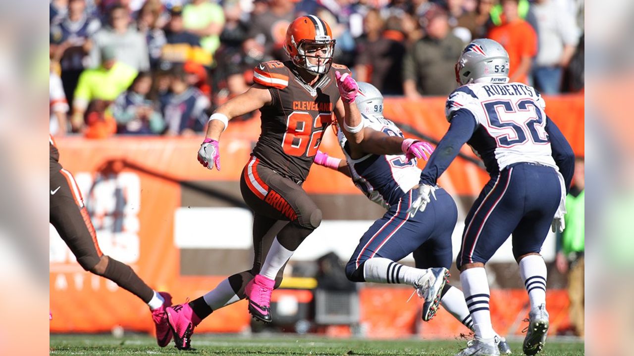 Browns legend Ernie Green, breast cancer survivor, plays for pink