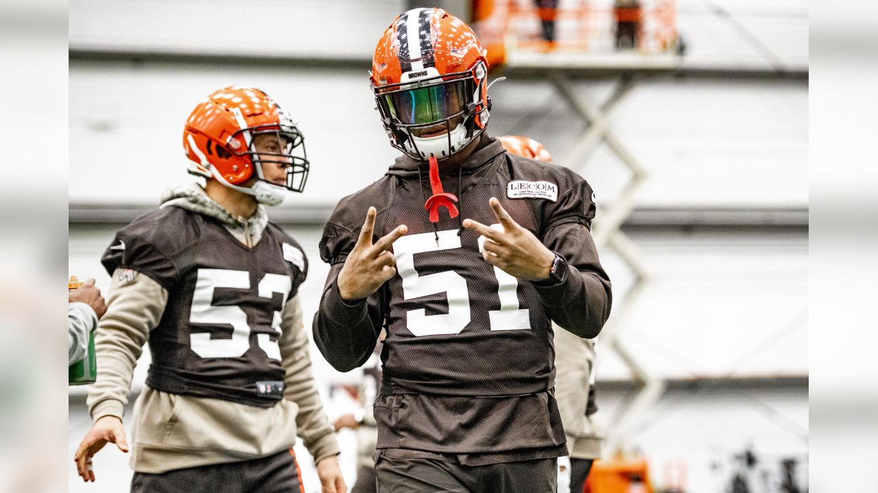 Browns coach Freddie Kitchens not optimistic defensive end Olivier Vernon  will be able to face Steelers on Thursday