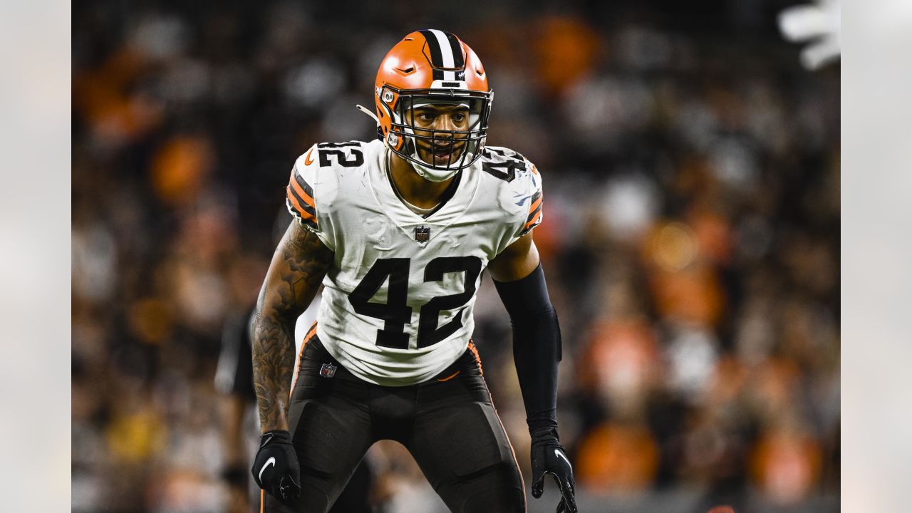 Cleveland Browns offensive tackle Jedrick Wills (71) blocks during an NFL  football game against the Chicago Bears, Sunday, Sept. 26, 2021, in  Cleveland. The Browns won 26-6. (AP Photo/David Richard Stock Photo - Alamy