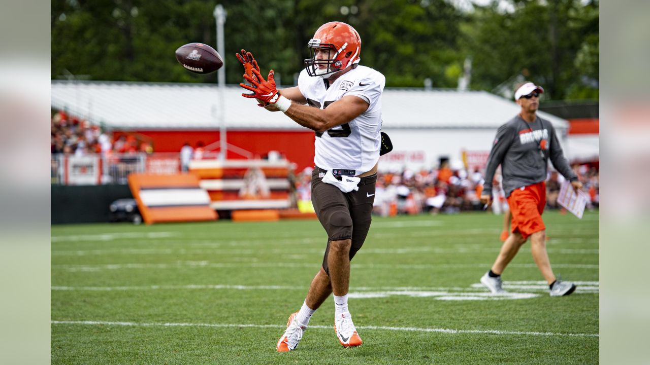 BrownsCamp Daily: Rookie LB Mack Wilson takes it to the house in impressive  fashion near end of spirited practice