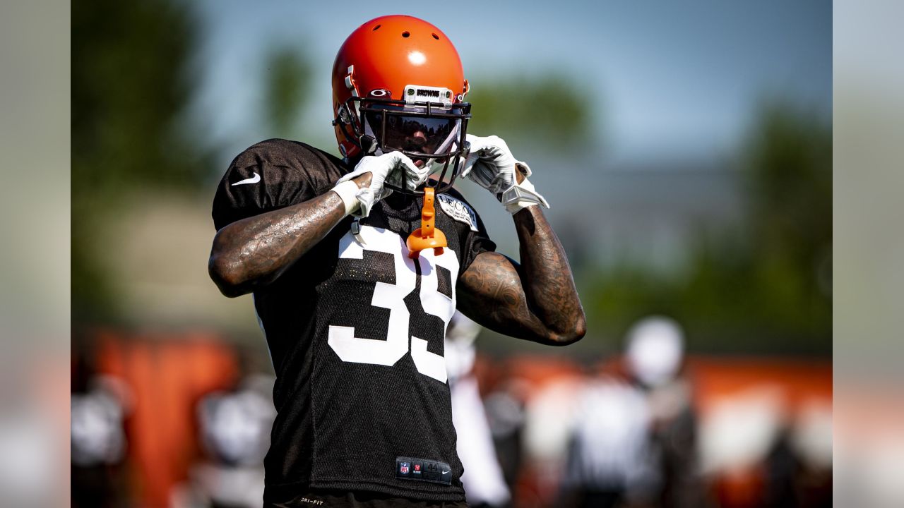 Cleveland Browns 'stay pretty insulated' from outside noise