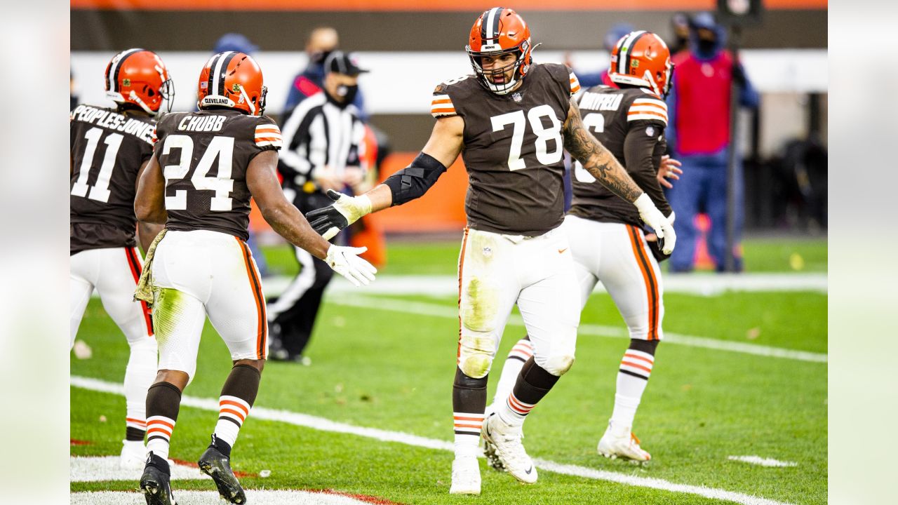 Browns RB Nick Chubb finalist for Art Rooney Sportsmanship Award