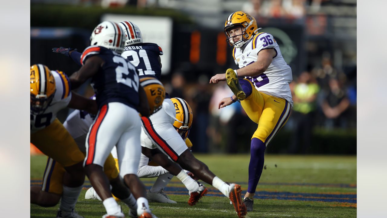 Browns draft 2022: Cleveland picks kicker Cade York at No. 124 - Dawgs By  Nature