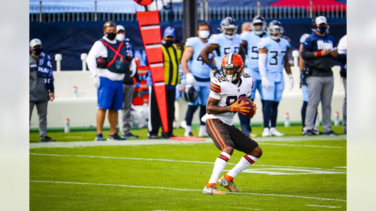 Browns blitz Titans with historic 1st half, win 4th in a row