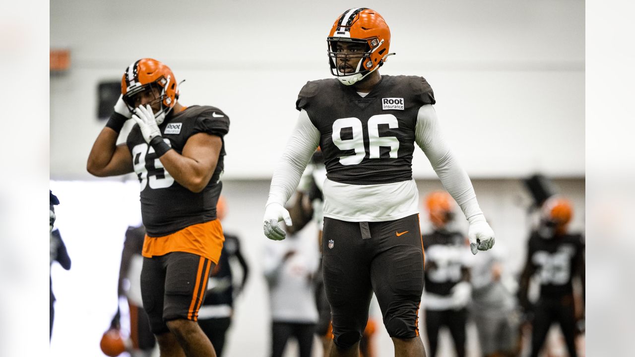 Browns defensive end Alex Wright is learning everything he can from Myles  Garrett and Jadeveon Clowney 