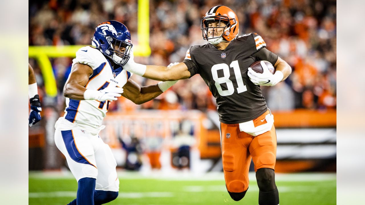 Cleveland Browns quarterback Case Keenum vs. Denver Broncos, October 21,  2021 