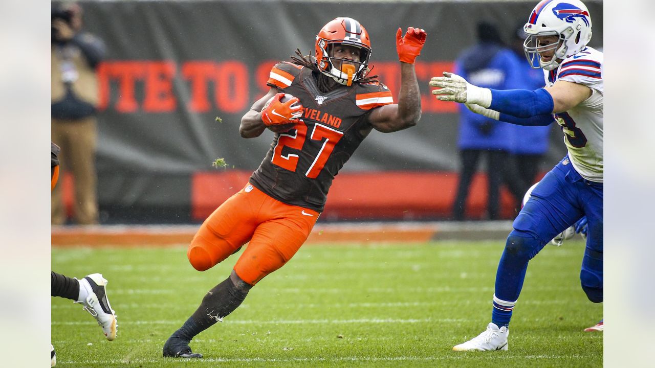 Cleveland Browns RB Kareem Hunt reportedly angling for a new contract -  Dawgs By Nature