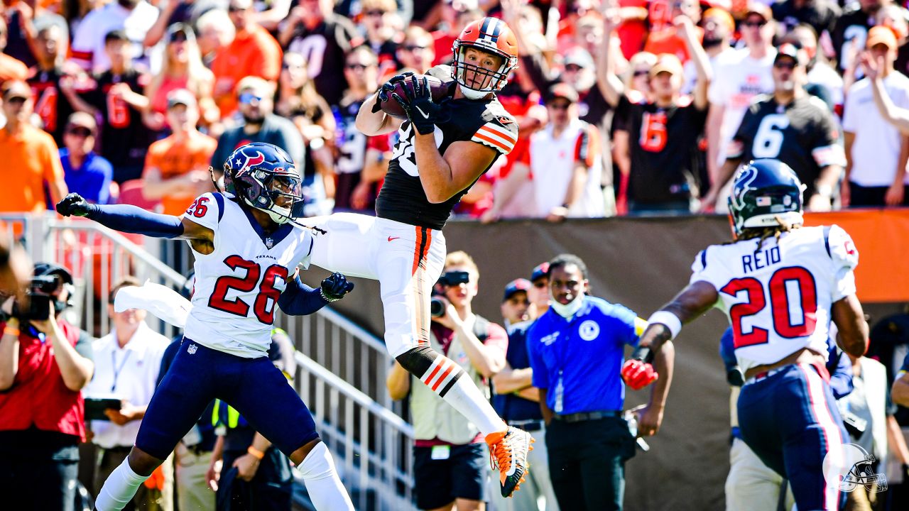 Browns overcome sloppy first half to down Texans, 31-21, in home opener 