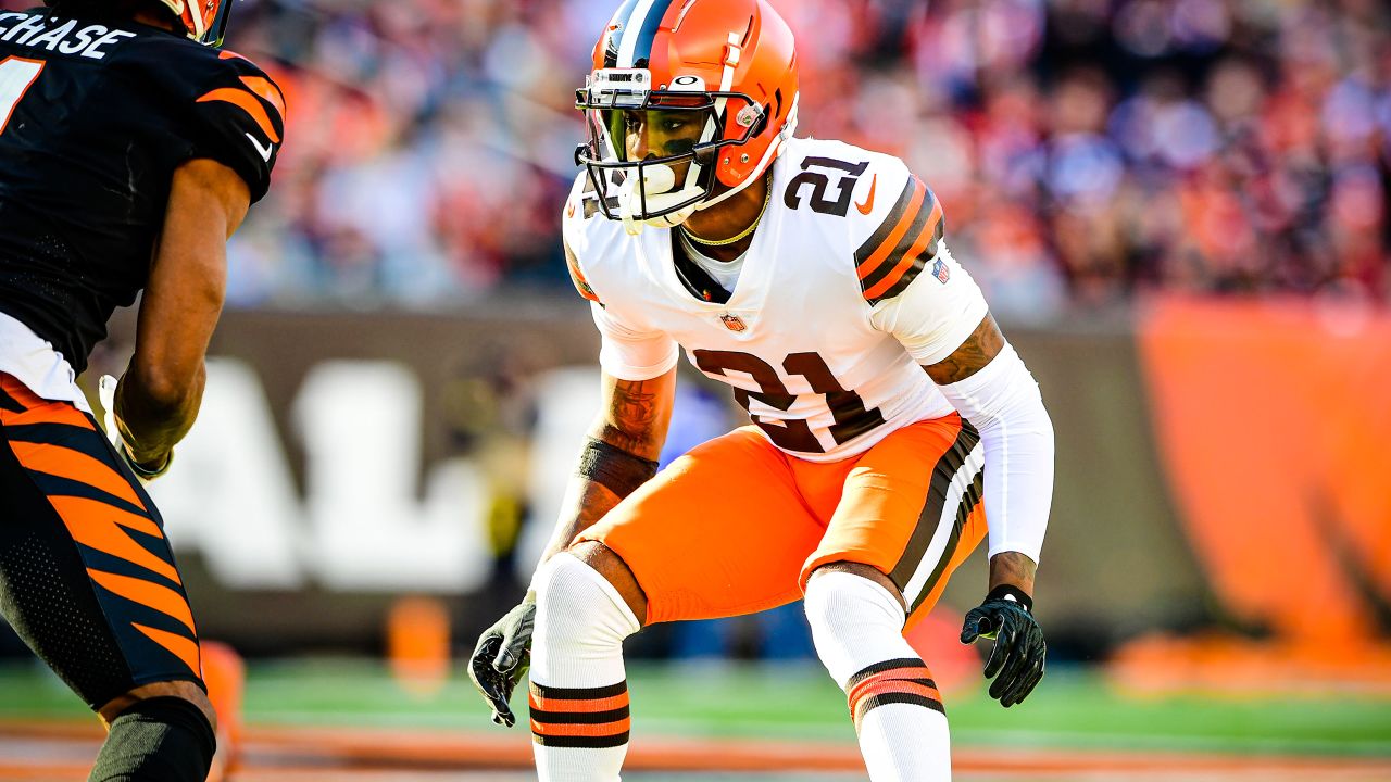 Cleveland Browns Sign Denzel Ward to Blockbuster Extension, Star Corner Has  Played Well Against Cincinnati Bengals - Sports Illustrated Cincinnati  Bengals News, Analysis and More