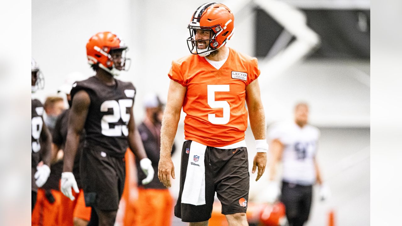 Cleveland Browns Agree To Terms With Their New Middle Linebacker, B.J.  Goodson - Sports Illustrated Cleveland Browns News, Analysis and More