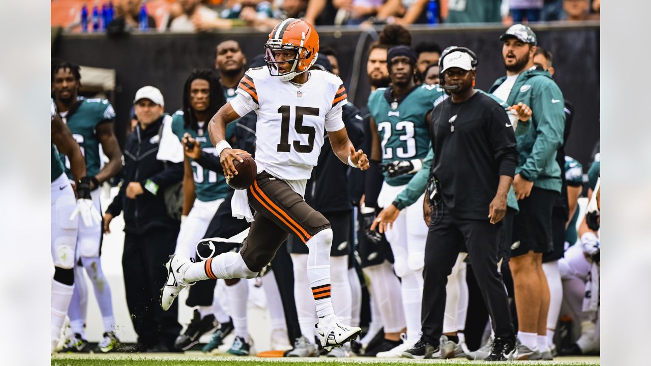 Cleveland Browns quarterback Joshua Dobbs (15) runs with the ball during an  NFL pre-season football game against the Washington Commanders, Friday,  Aug. 11, 2023, in Cleveland. (AP Photo/Kirk Irwin Stock Photo - Alamy