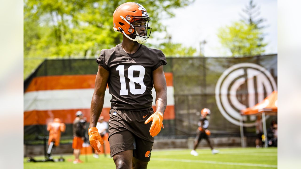 Cleveland Browns rookie Charlie Thomas runs a drill at the NFL team's  rookie minicamp in Berea, Ohio, Friday, May 12, 2023. (AP Photo/Phil Long  Stock Photo - Alamy