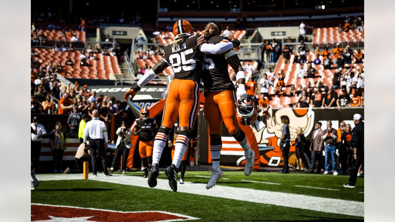 Baltimore Ravens 3-13 Cleveland Browns: Donovan Peoples-Jones scores only  TD of the game as the Browns stay alive in AFC playoff race, NFL News