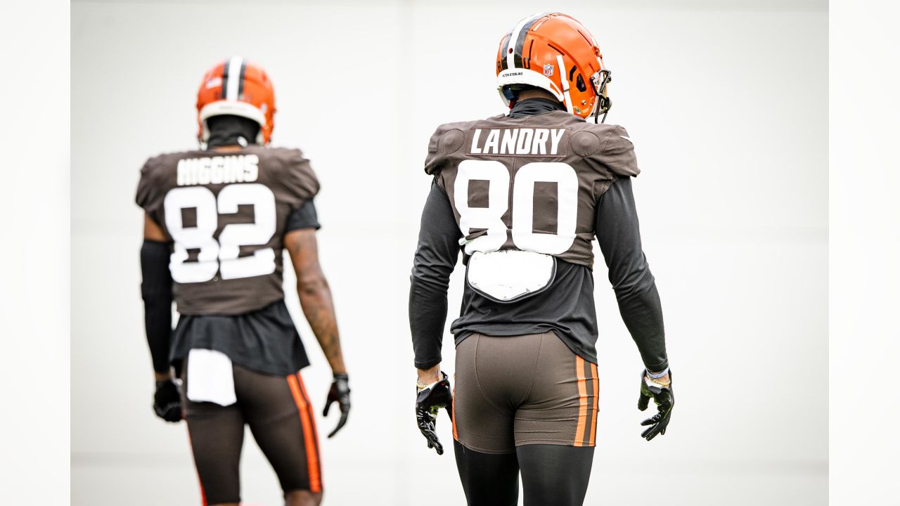 Cleveland Browns wide receiver Jarvis Landry (80) is tackled by