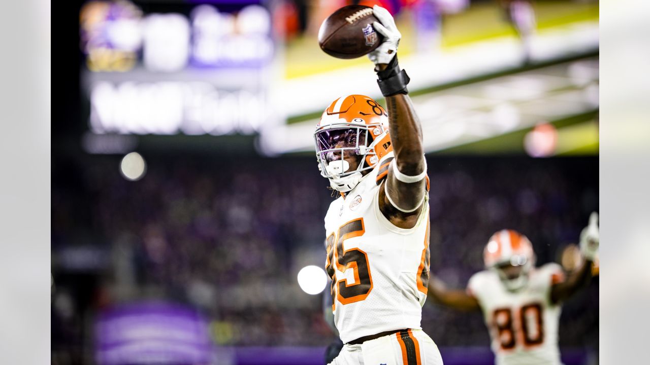 Browns Mailbag: Talking Day 2 options at WR, David Njoku and more