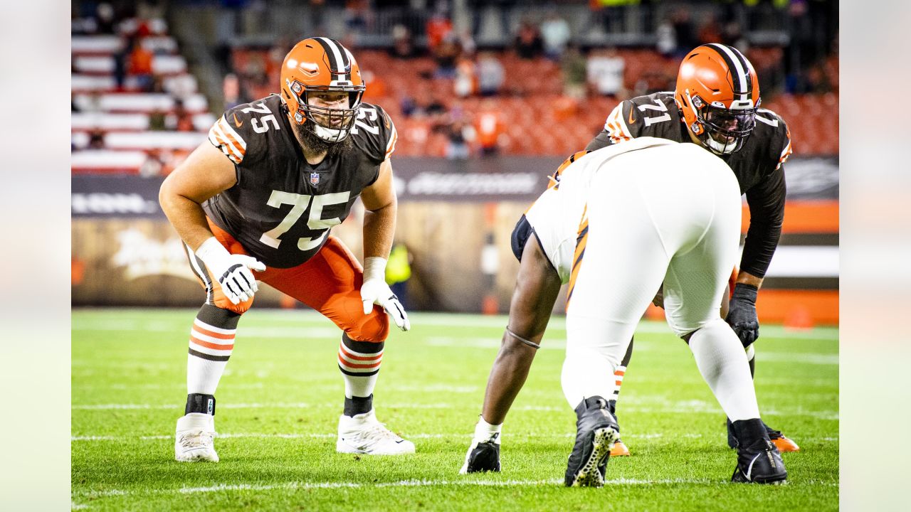 Stefanski doles out much-deserved praise for Browns O-line