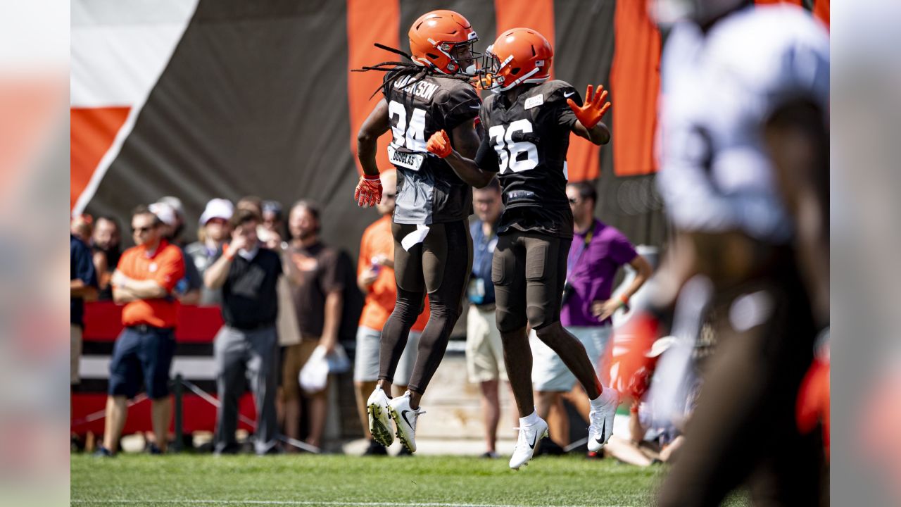 Miami football alums Jhavonte Dean and Trayone Gray sign with Cleveland  Browns