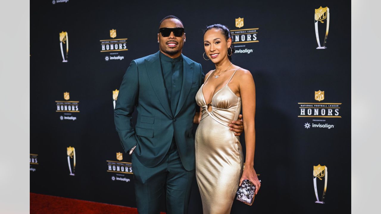 NFL Honors Red Carpet 2023 Arrivals Photos, Live Updates – Footwear News