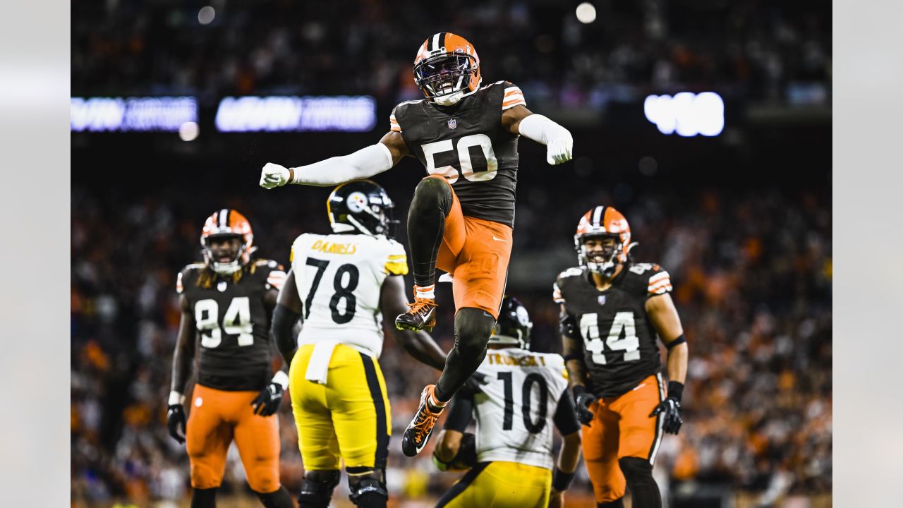 Shorthanded Browns stun Steelers early, stifle late rally for first playoff  win since 1994 season