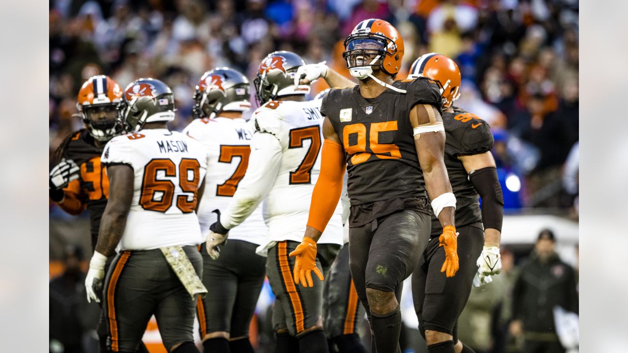 Cleveland Browns continue to patch together a defensive line