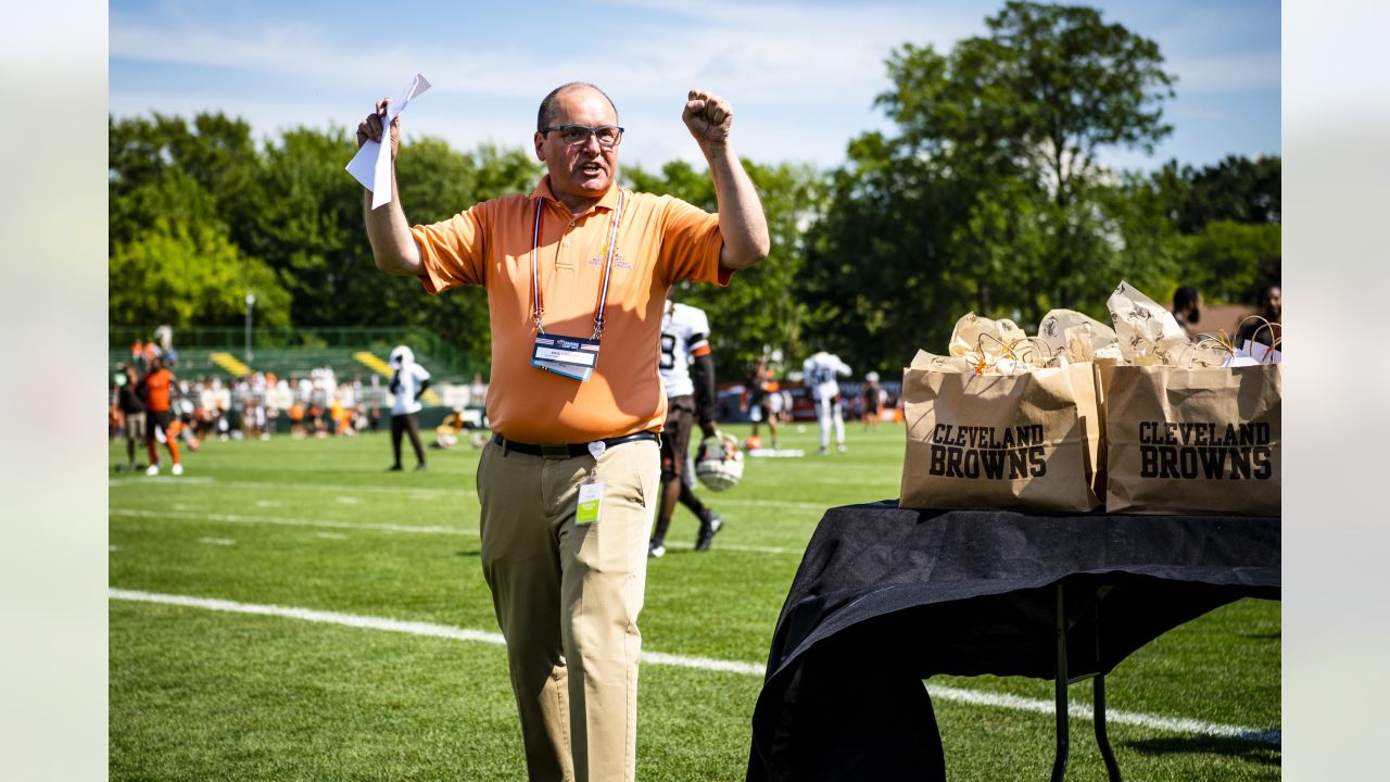 Cleveland Browns surprise Glenville and John Hay high school