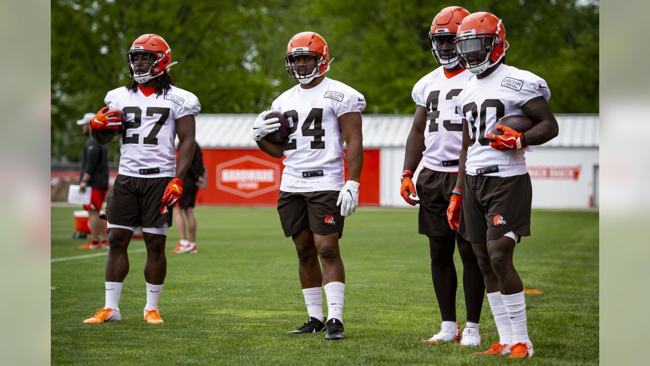 Browns RB Nick Chubb Goes Viral After Jersey Reveal