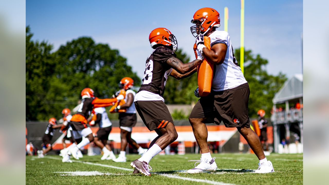 Daily Sports Smile: Jarvis Landry, Cleveland Browns host girls flag football  event