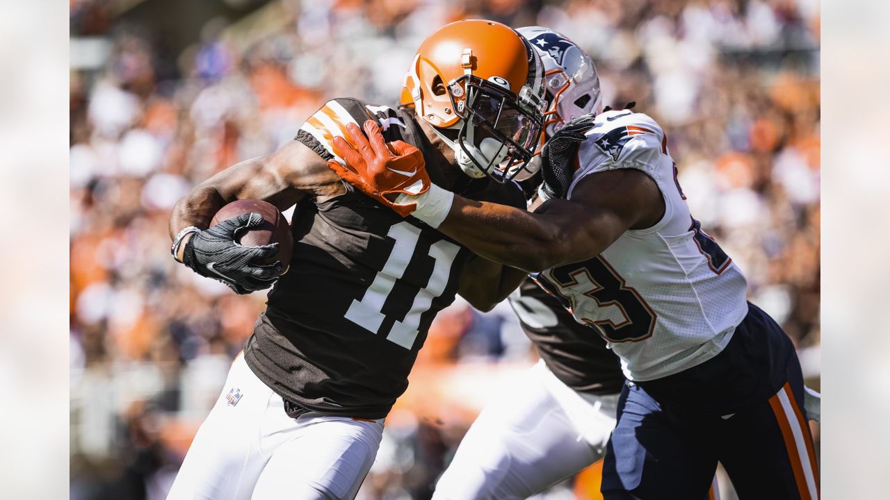 Photos: Week 6 - Patriots at Browns Game Action