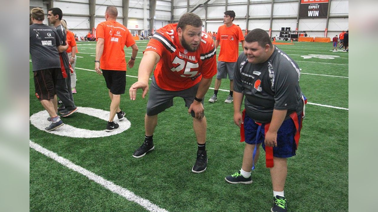 Adapted Football League players learn from the pros, Strongsville