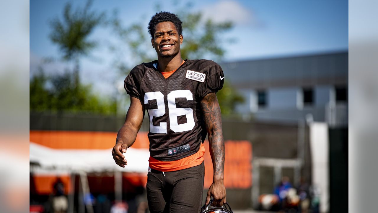 Freddie Kitchens lectures Greedy Williams on his Super Bowl