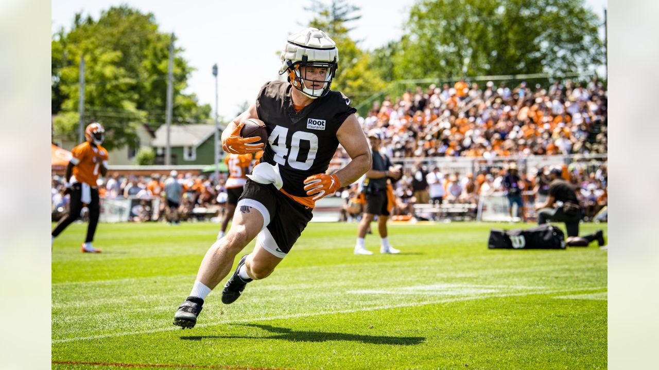 Browns LB Jacob Phillips, back to full strength and bulked up, eager for  opportunity 