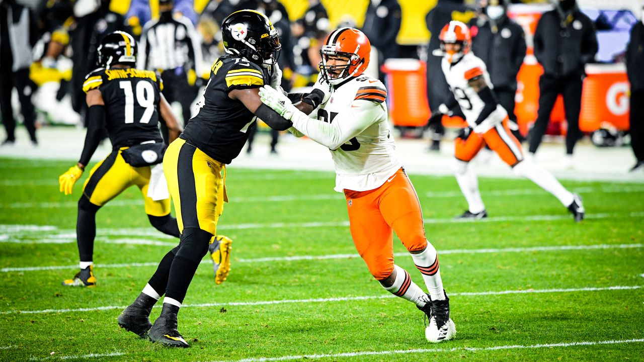 Cleveland Browns stun the Pittsburgh Steelers early, hold on for shocking  win in AFC wild card playoff game: Recap, score, stats and more 