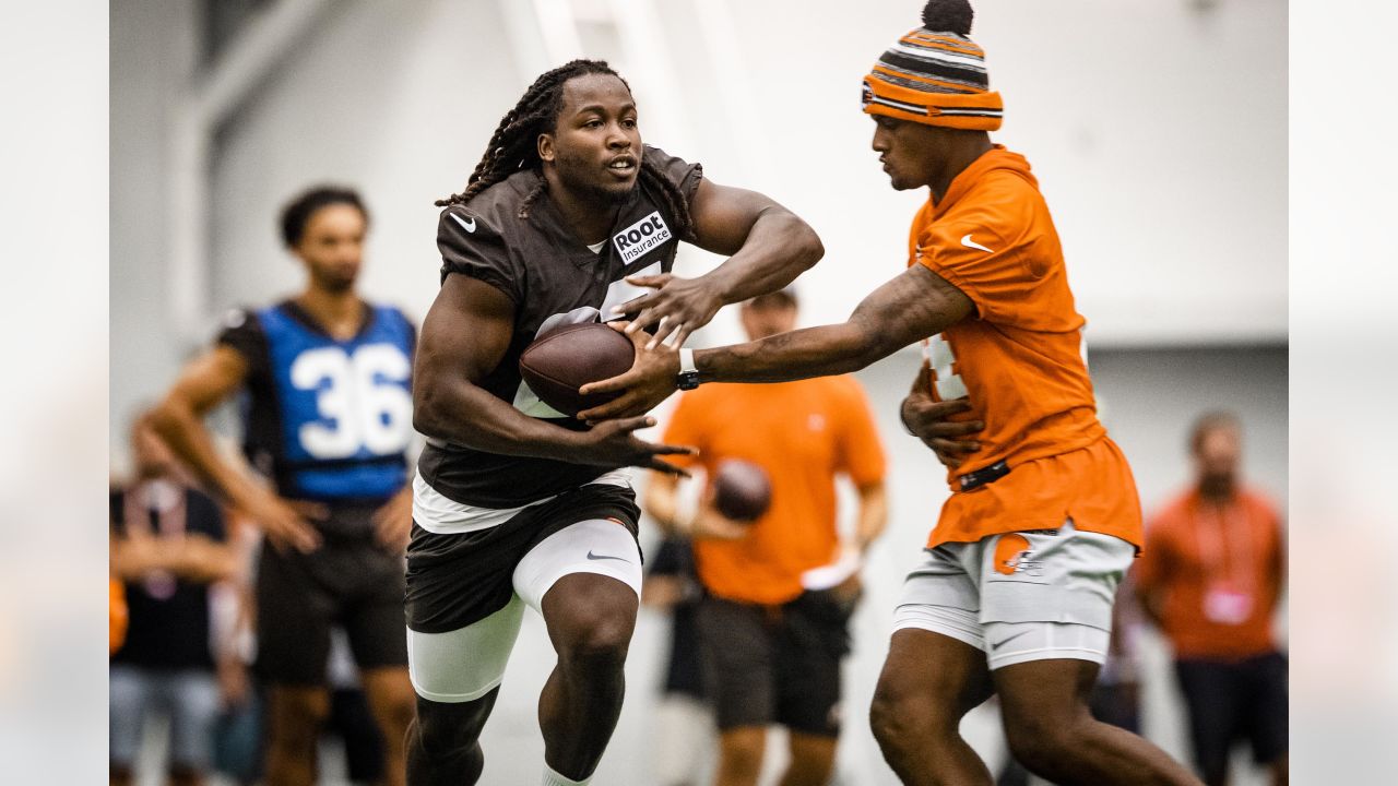 High school football roots still go deep for Kareem Hunt, Denzel Ward,  Kevin Stefanski as Browns give back 