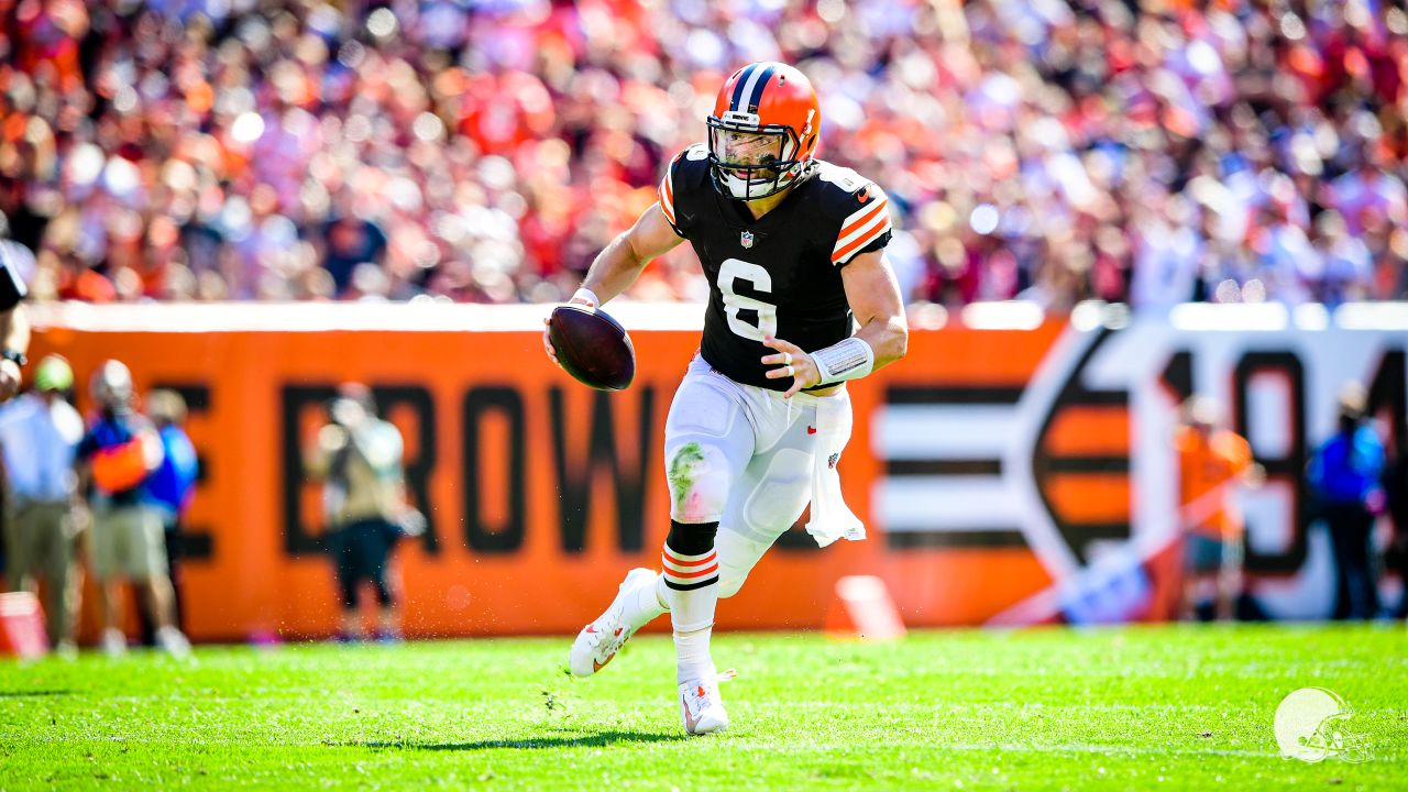 NFL - Cleveland Browns running back Nick Chubb (31) poses for a portrait  during the NFLPA Rookie Premiere on Saturday, May 19, 2018 in Thousand  Oaks, Calif. (Ben Liebenberg/NFL)